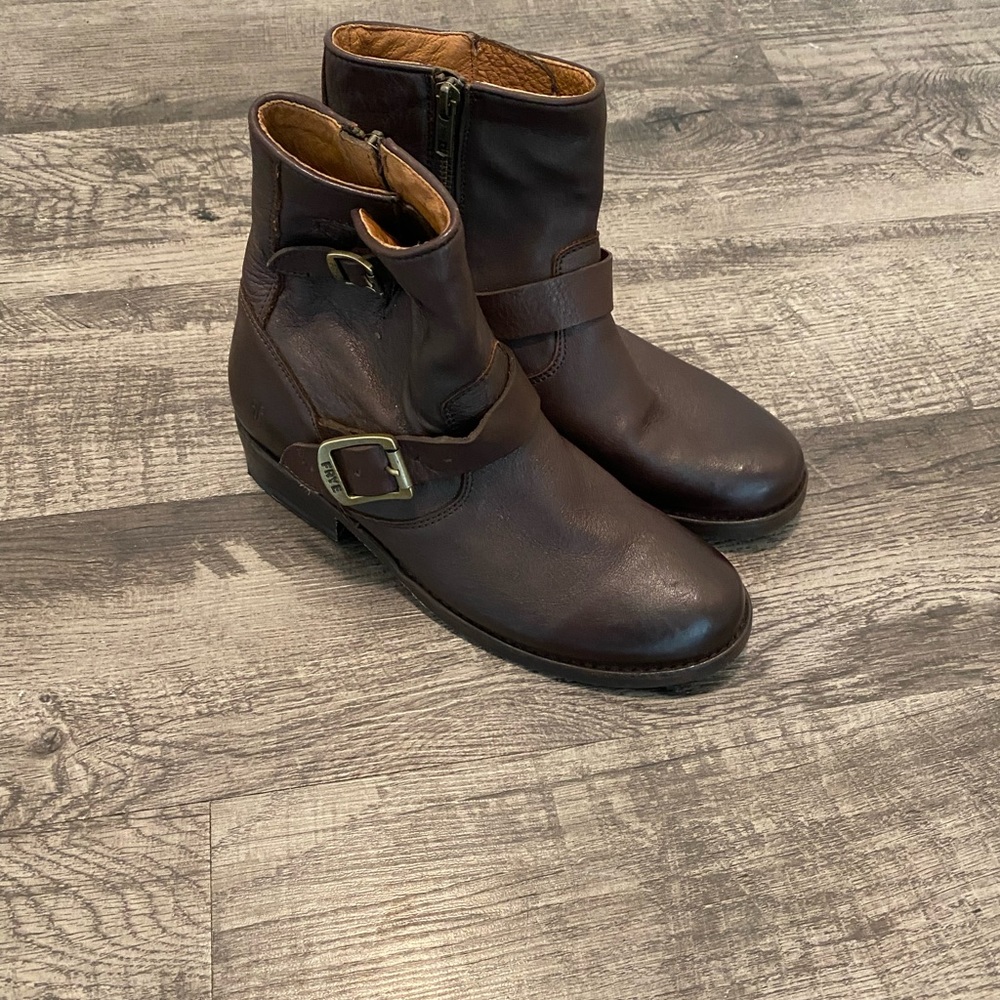 Frye boots women’s size 8 brown